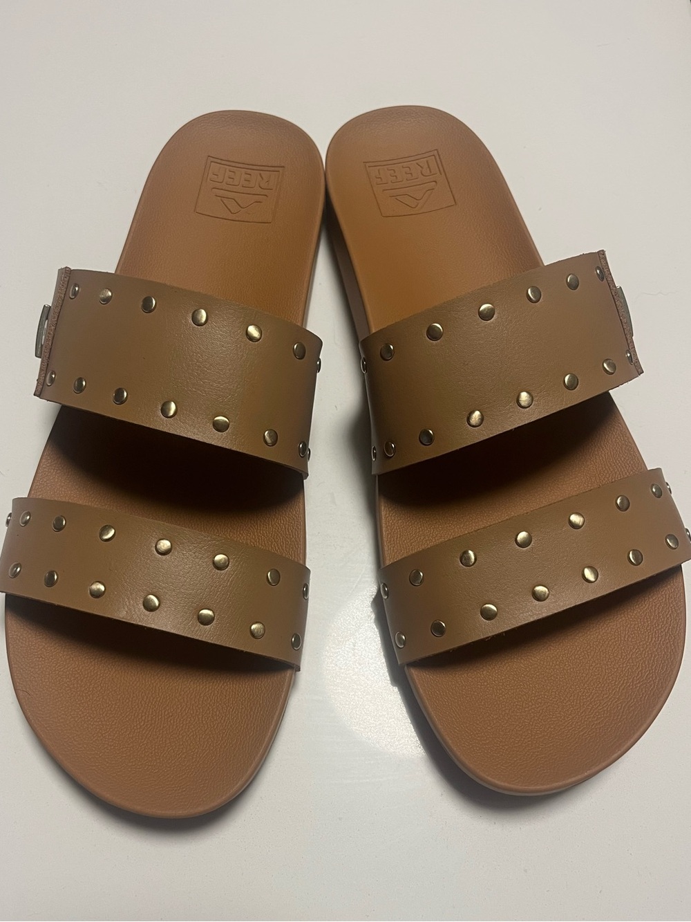 NWOT Reef Cushion Vista Sandals, size 10